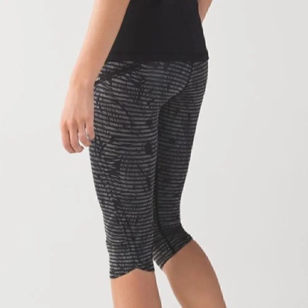 Lululemon Run: Top Speed Crop - Picture 2 of 5